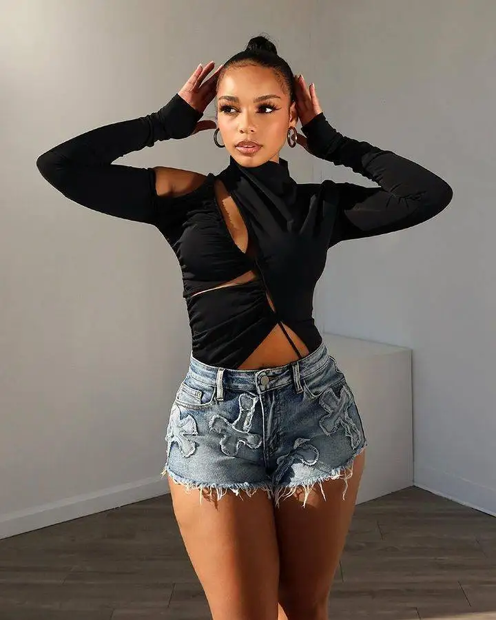 H0417 Hot selling summer embroidered cross elastic denim shorts for women