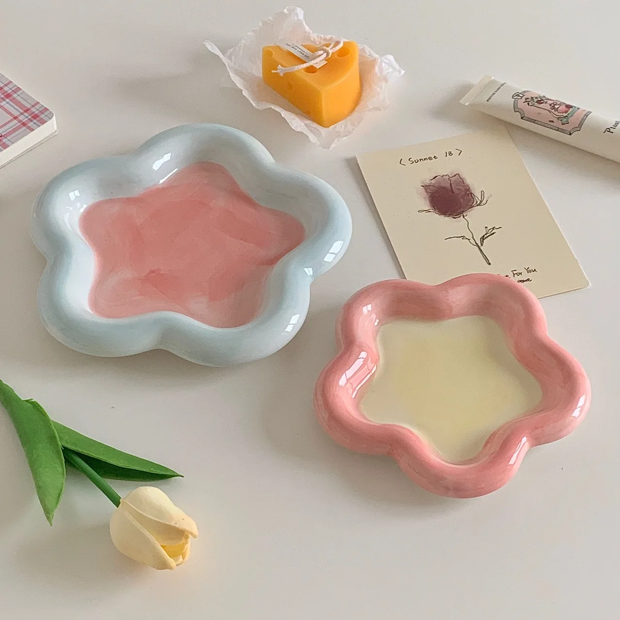 SYL wholesale Korean ins style girl heart porcelain  plate ceramic cake dish fancy flower shaped desert plate