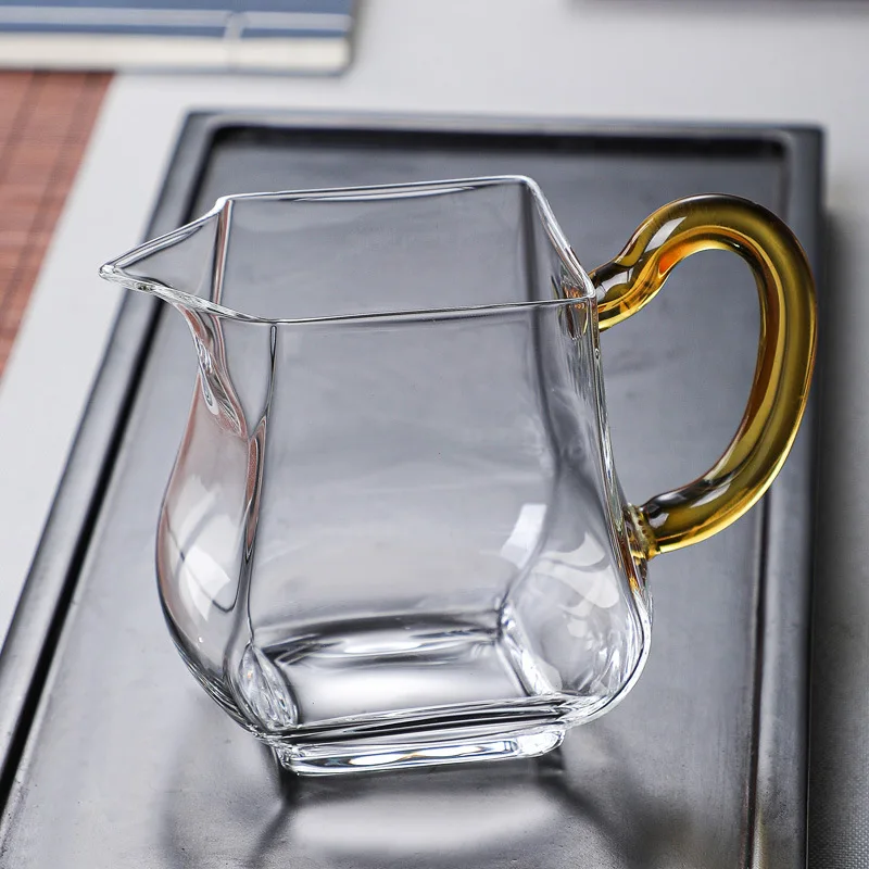 280ml Glass Gong Dao Bei Fair Tea Pitcher with wooden handle