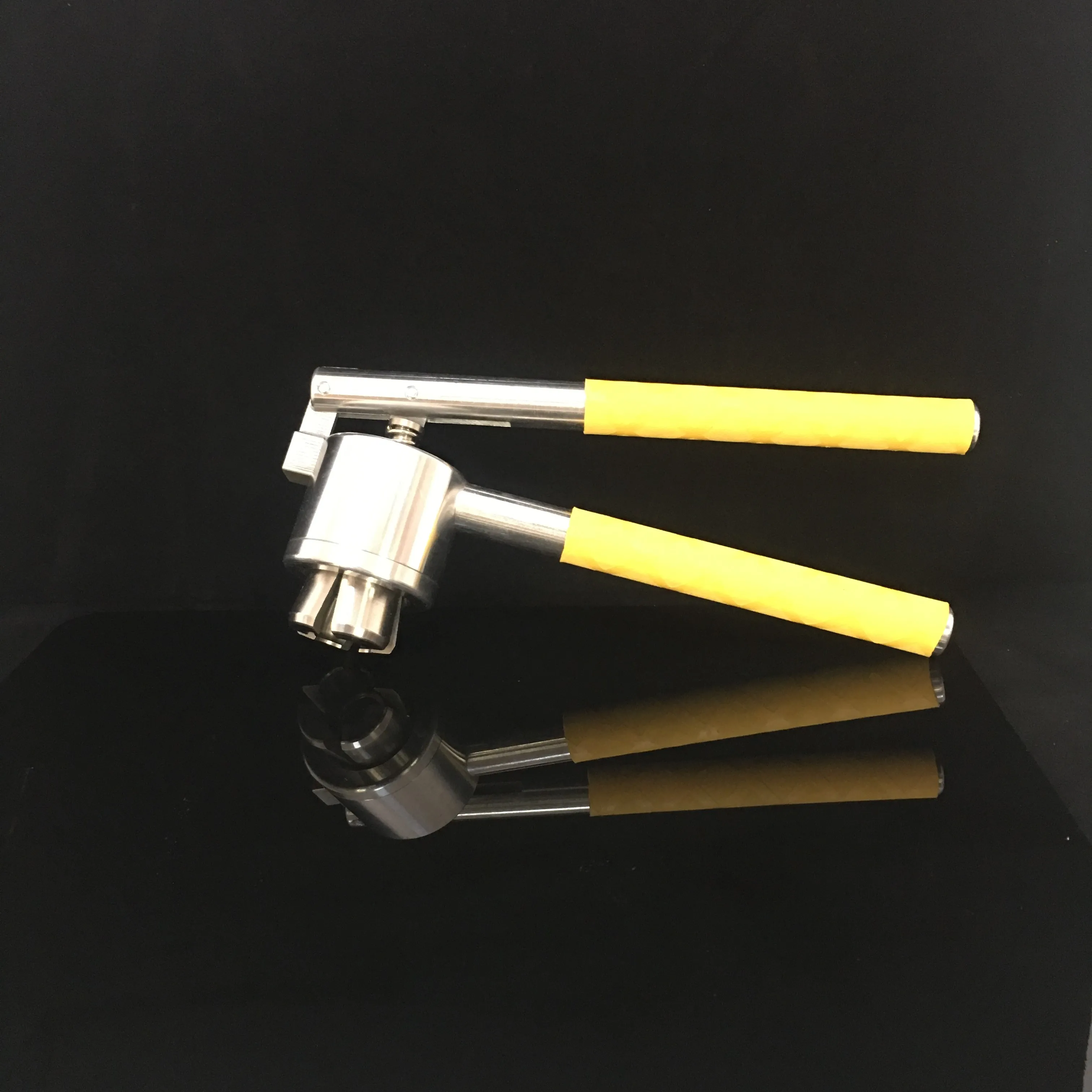 
New Manual Perfume Crimper 13mm 15mm 20mm Perfume Spray Bottle Sealing Machine Cap Capper Bottle Cap Crimping Capping Tools 