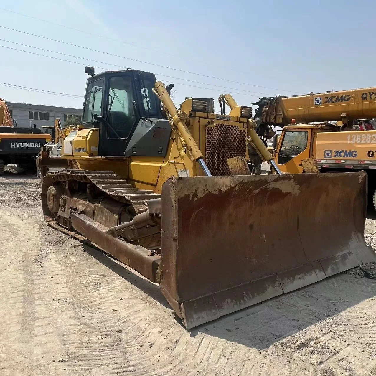 used famous brand  komatsu d85 bulldozer  in cheap price and good condition for sale in shanghai