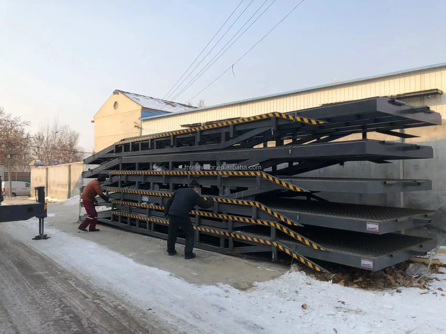 mobile boarding bridge   cargo loading ramp   forklift loading ramp