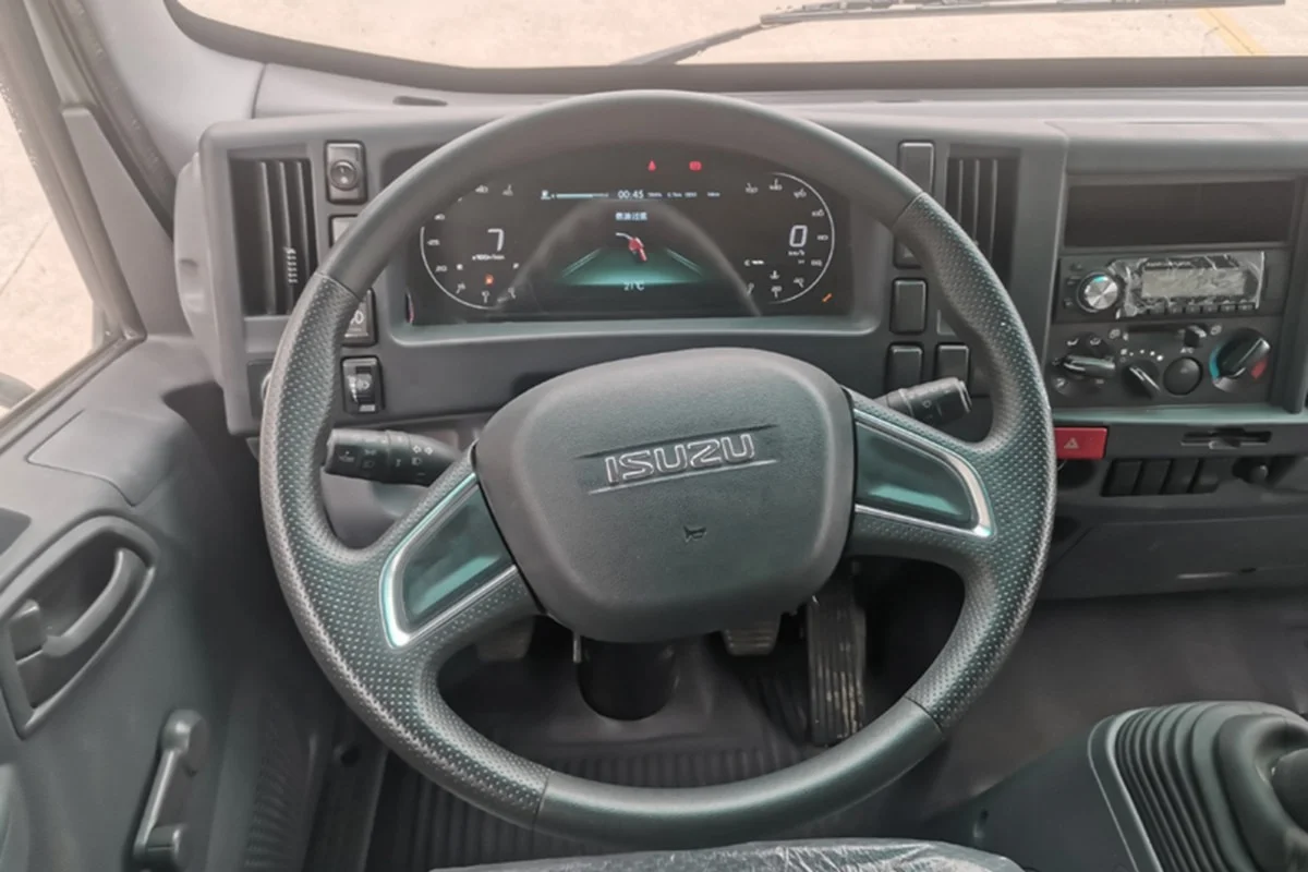 2023 Isuzu KV100 Новый турбодизельный фургон RWD механическая коробка передач Euro VI Standard левое рулевое управление 2 25 метров инженерный автомобиль