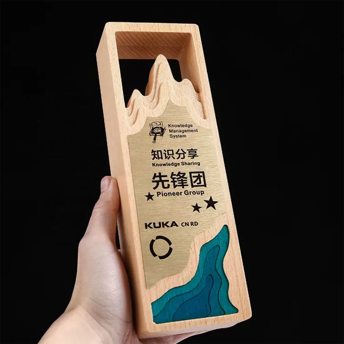 Newtguangzhouystal Glass Trophy Wcrystalved Animal Theme Laser Printed Award Plaque on Wood Bart New York Souvenir Europe Clear