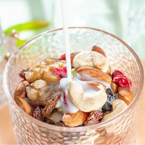 Ежедневные Смешанные закуски оптом смешанные орехи ядра и сухофрукты с ассорти Трейл микс орехами и сухофруктами