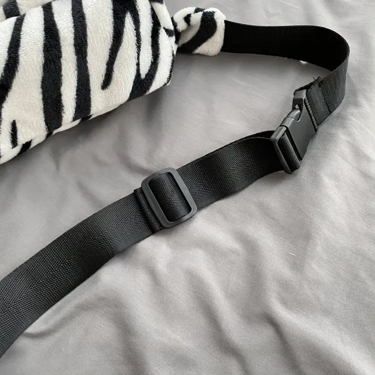 Jtfur women street fashion handbag fluffy faux rabbit fur portable fanny pack cross body bag