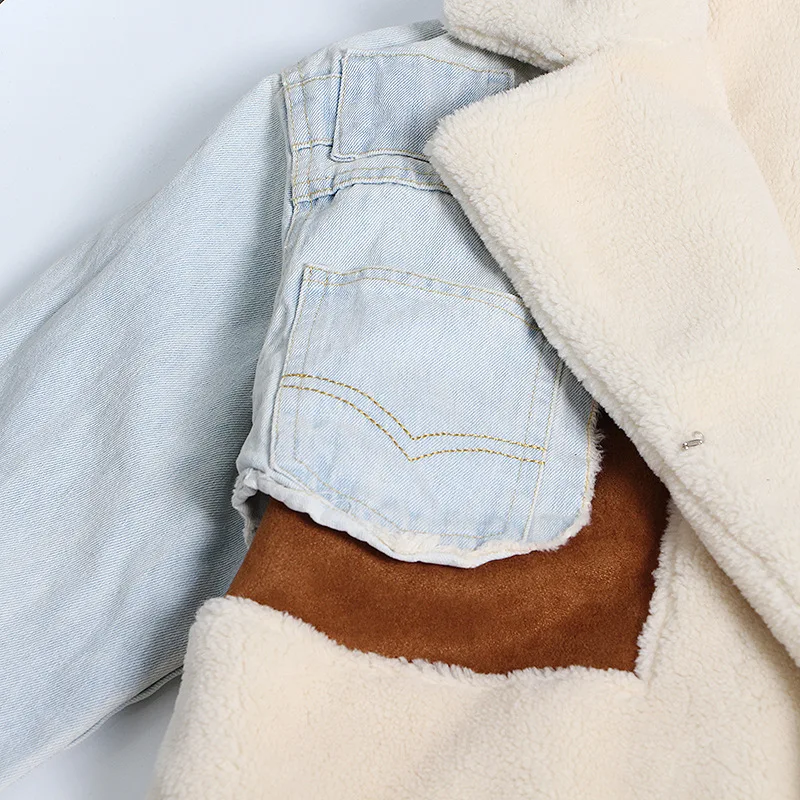 Женская куртка из джинсовой ткани синяя укороченная шерсти с мехом контрастная джинсовая свободного покроя для девушек и женщин зима 2022