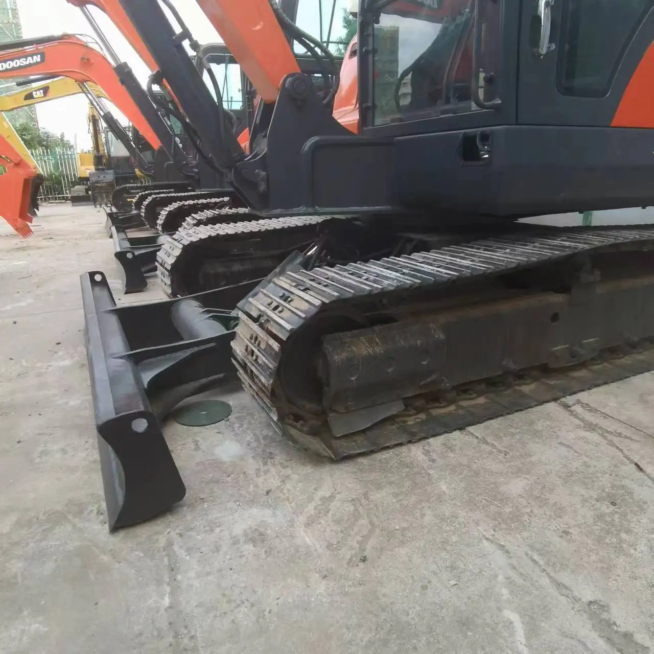 Japan DOOSAN DX60 Used Excavator 6 TONS Second Hand Digger DH60 Mini Hydraulic Crawler Excavators for sale