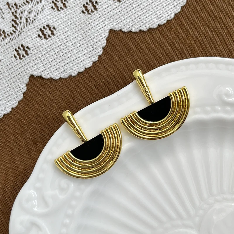 Design sense Egyptian style earrings black agate fashionable and exquisite jewelry