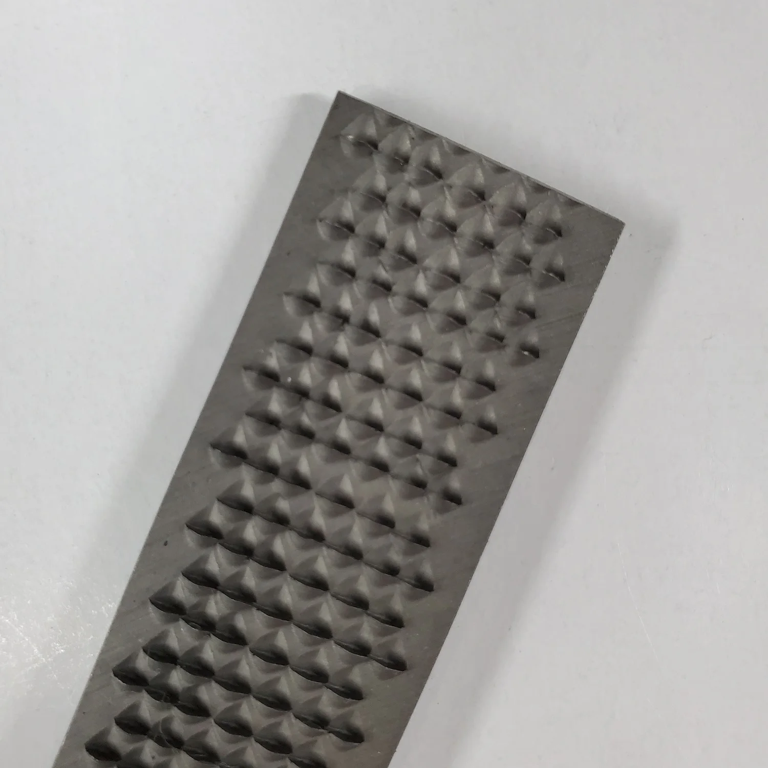 Grip handle safety reliable metal carbide hand cutting tool for sale