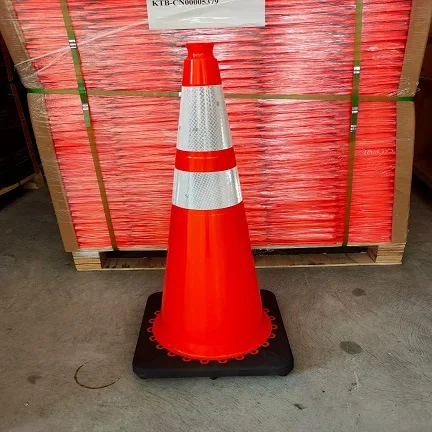High Visible PVC Traffic Cones PC Material Safety Cones for Roadway Traffic for Road Safety