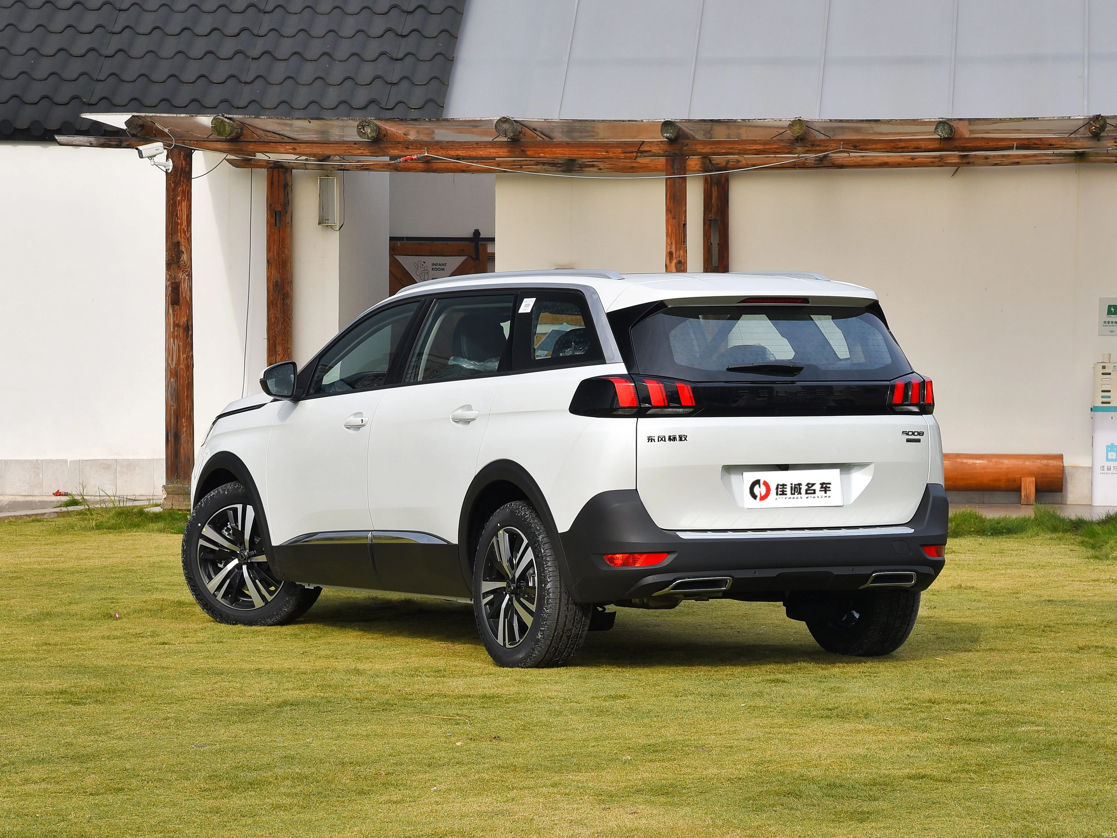 DongFeng Peugeot 5008 Новый внедорожник среднего размера 1 8 т 211 лошадиных сил L4 Автоматический Газовый двигатель 8-ступенчатый 7-местный бензиновый автомобиль левое Рулевое управление