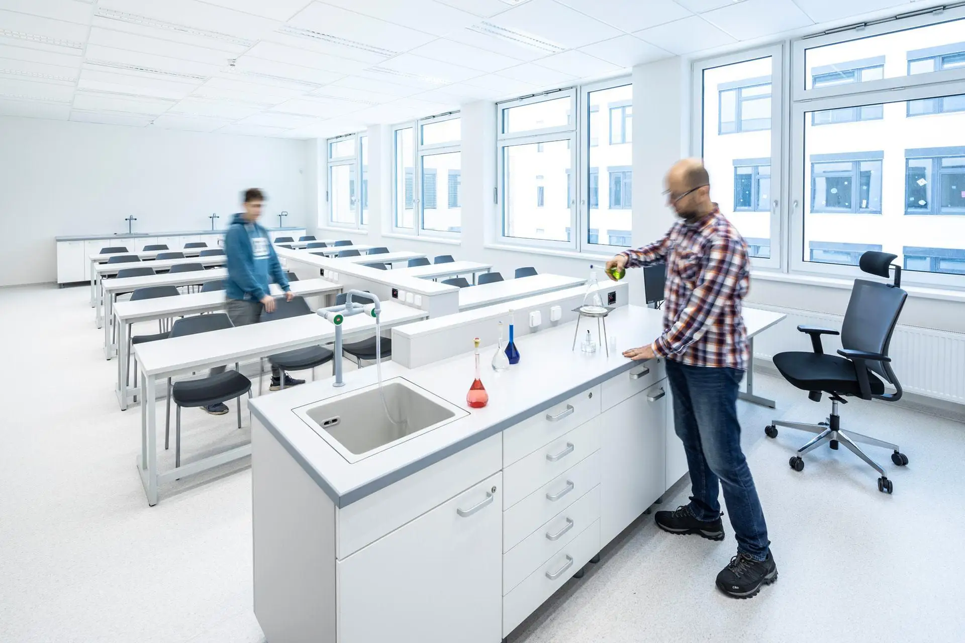 High Quality Laboratory Furniture Equipment Center Chemistry Lab Work Bench For Physics Science Biology Study Lab Table