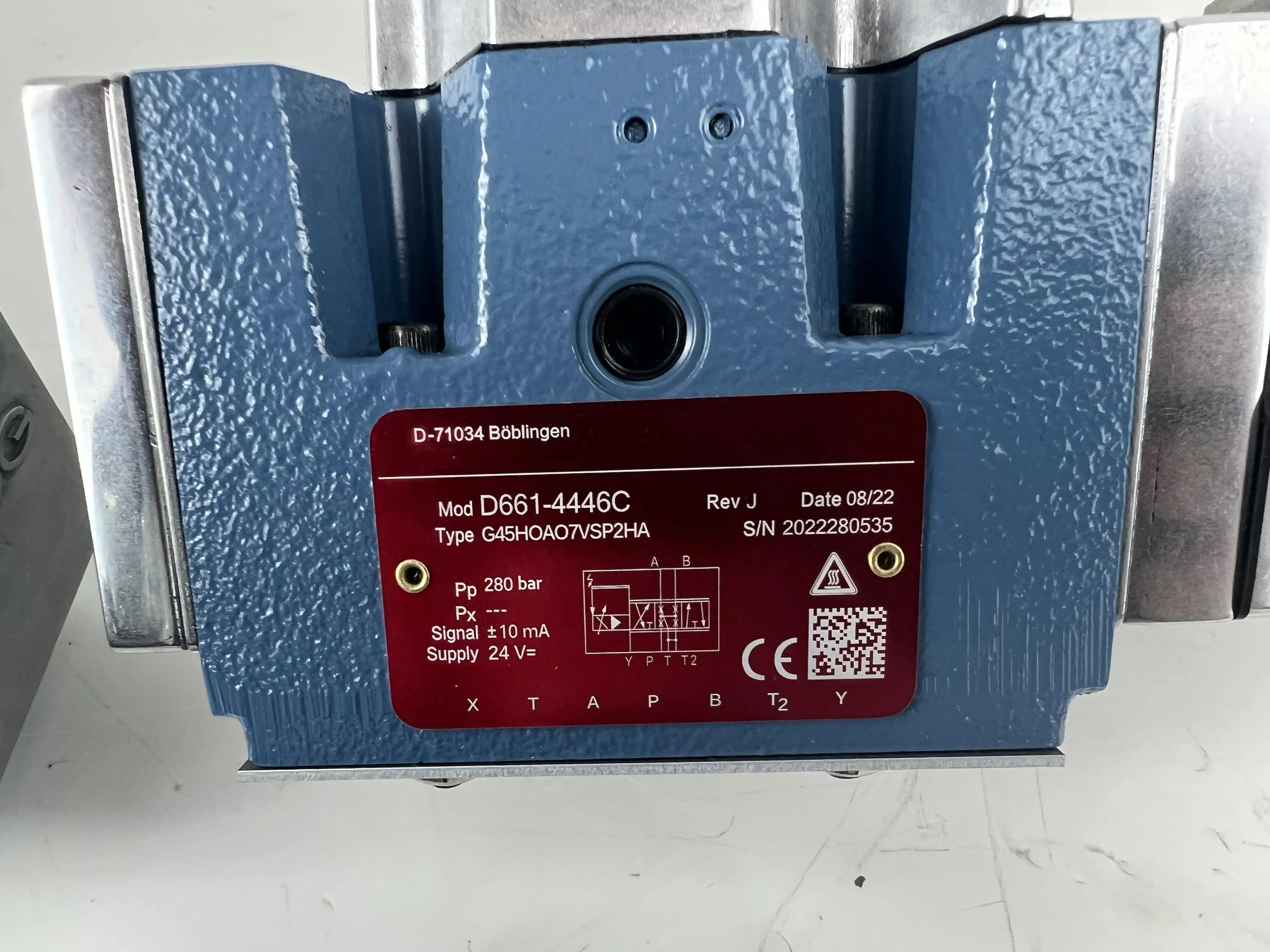 Hydraulic Servo Valve D661-4697C Servo Hydraulic Valve D633-521B R16K01F0NSX2 D633-471B D633-7369 D633-328B