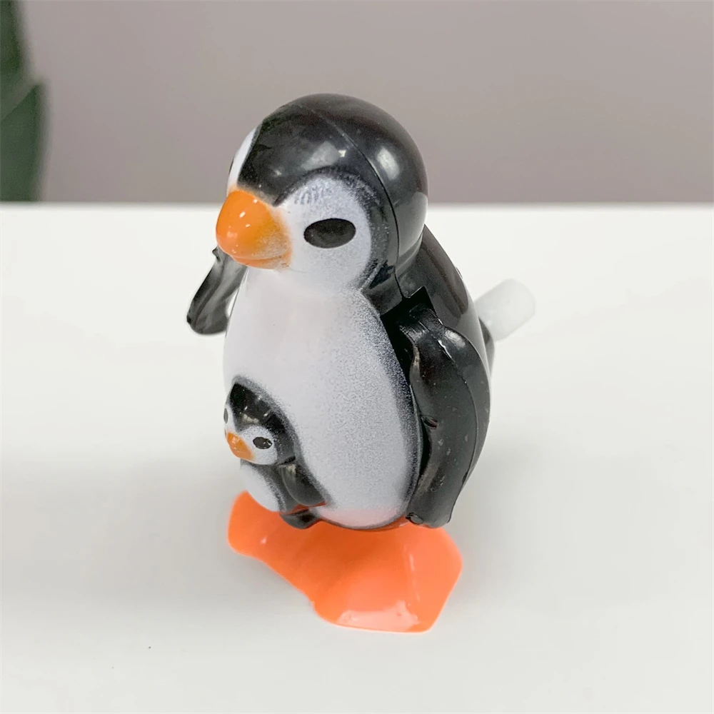 China Manufacturer Children Windup Mechanical Clockwork Animal Woodpecker Toy Plastic Wind Up Flying Bird