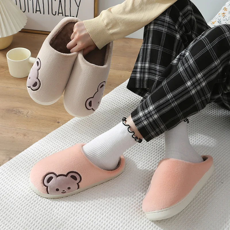 New Fashion Indoor Home Bed Cute  Bear Design Plush Slides Slippers