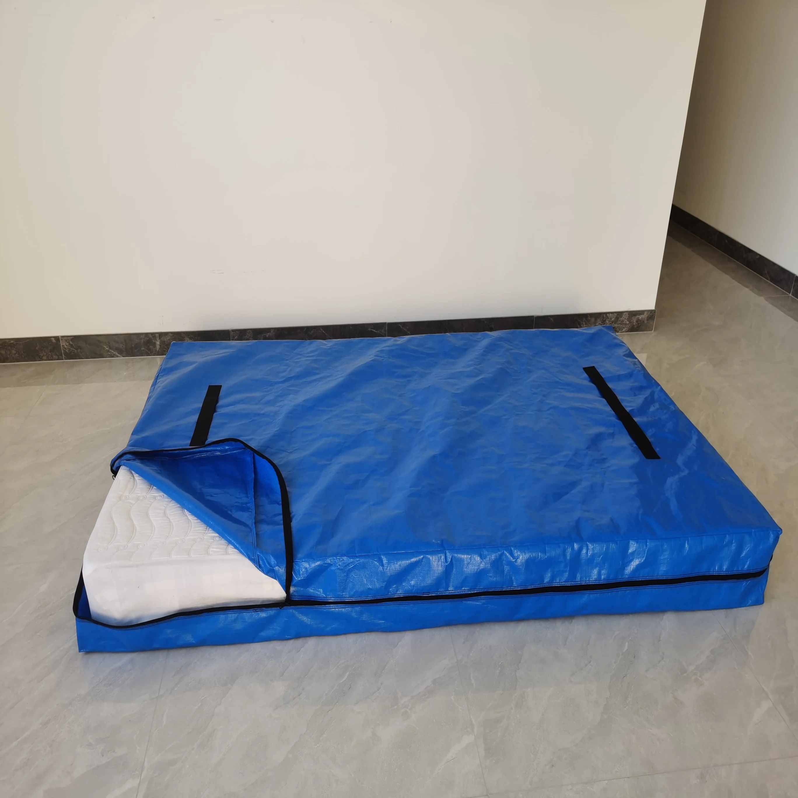 Wholesale Blue color PE Mattress Bag/Covers with 8 Handles with Strong Zipper Closure for Moving and Storage bag