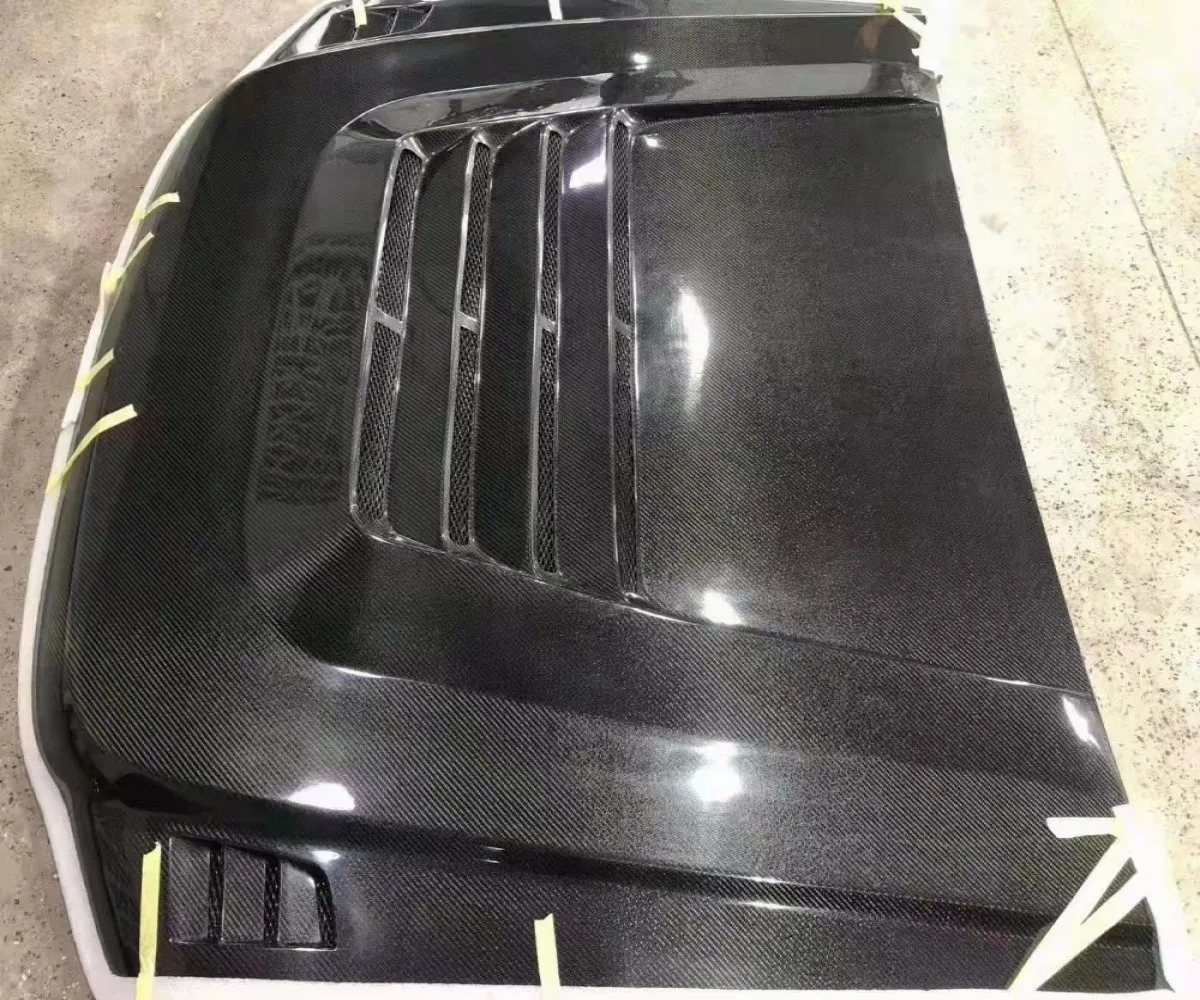 Customized carbon fiber cover is suitable for Patrol carbon fiber cover Y60 Y61 pickup hood factory wholesale price