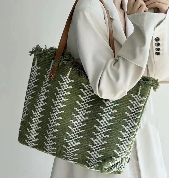 2025 hot sale design handmade woven knitted stripe tote bag Summer Large Capacity Tassel Shoulder Bag for Women