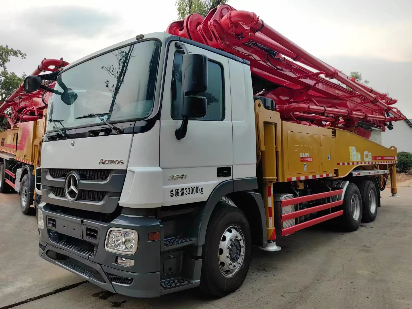 13 year premium remanufactured SYM5330THB Mercedes 49m hydraulic cement concrete pump, with engine as the core component
