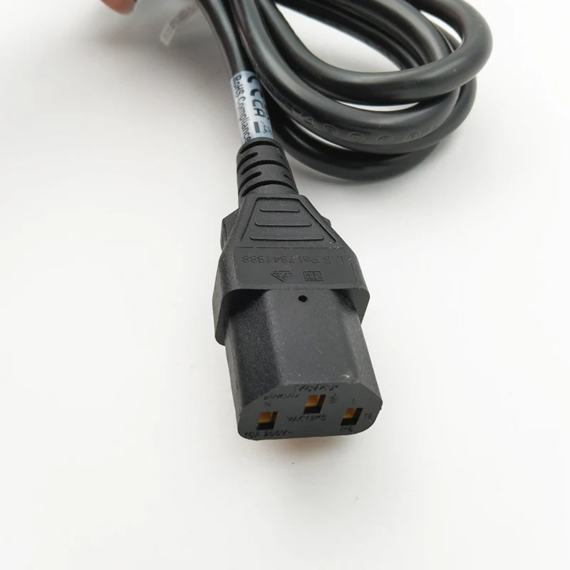 V-lock IEC C13 to V-lock IEC C14 secure power cord for PDU