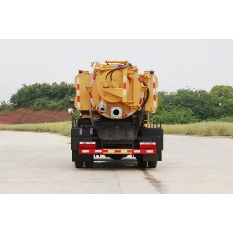 New cleaning and suction truck water circulation suction pump FAW 6.7 cubic cleaning and suction truck