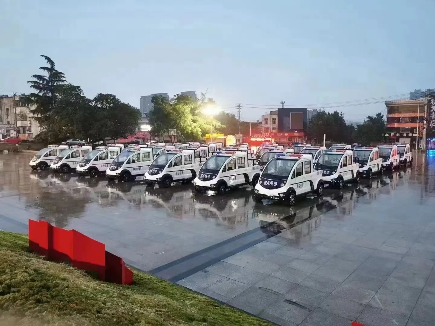 Electric Sightseeing Bus Tour Bus Mini Bus Scenic Spots Carry Passengers With air Conditioning
