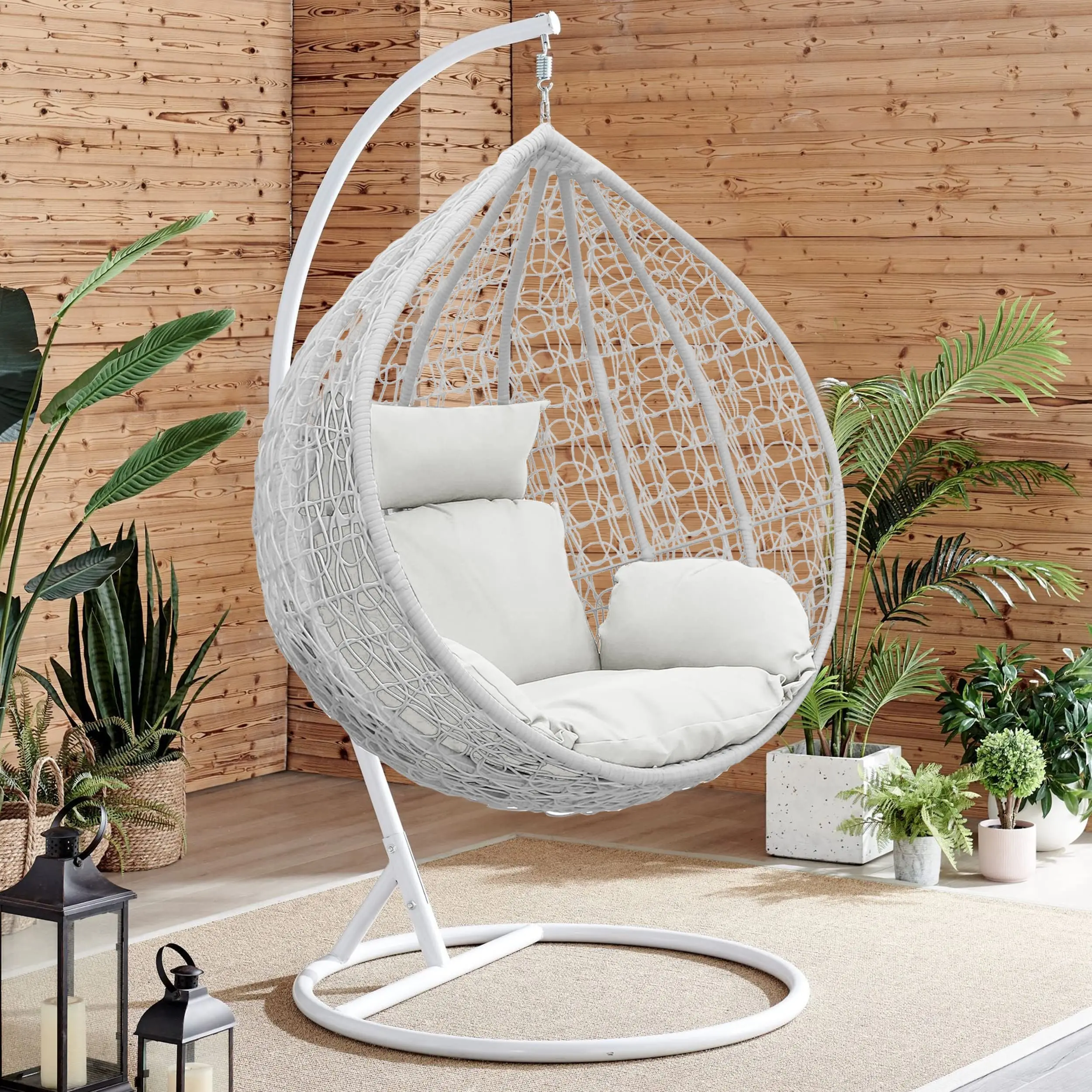 Wholesale Fashion Outdoor Garden Adult White Metal Framepatio Hanging Rattan Egg Basket One Seat Swing Hanging Chair with Stand