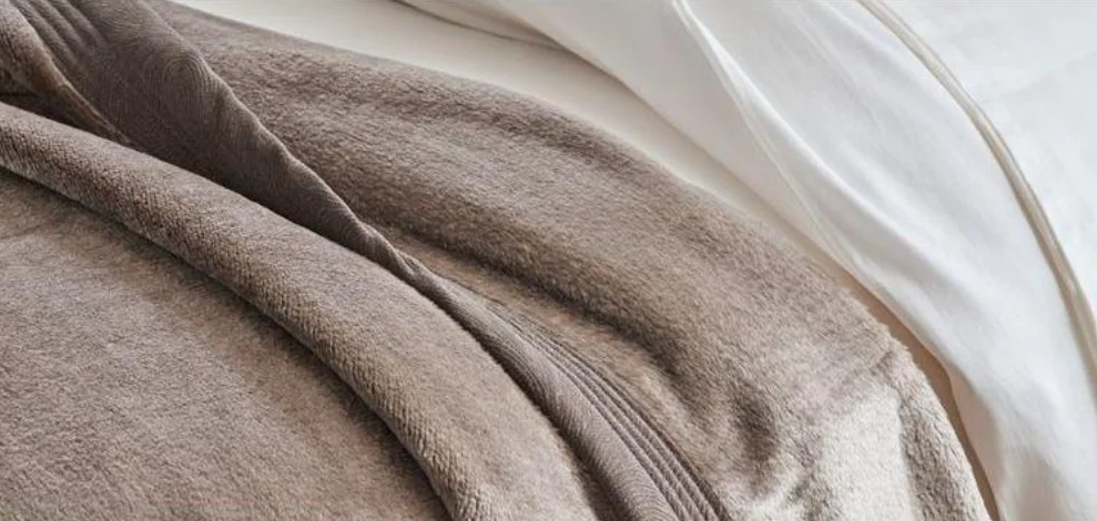 Cozy Fleece Throw Blankets Travel Camping Lightweight Super Soft Chair Blanket