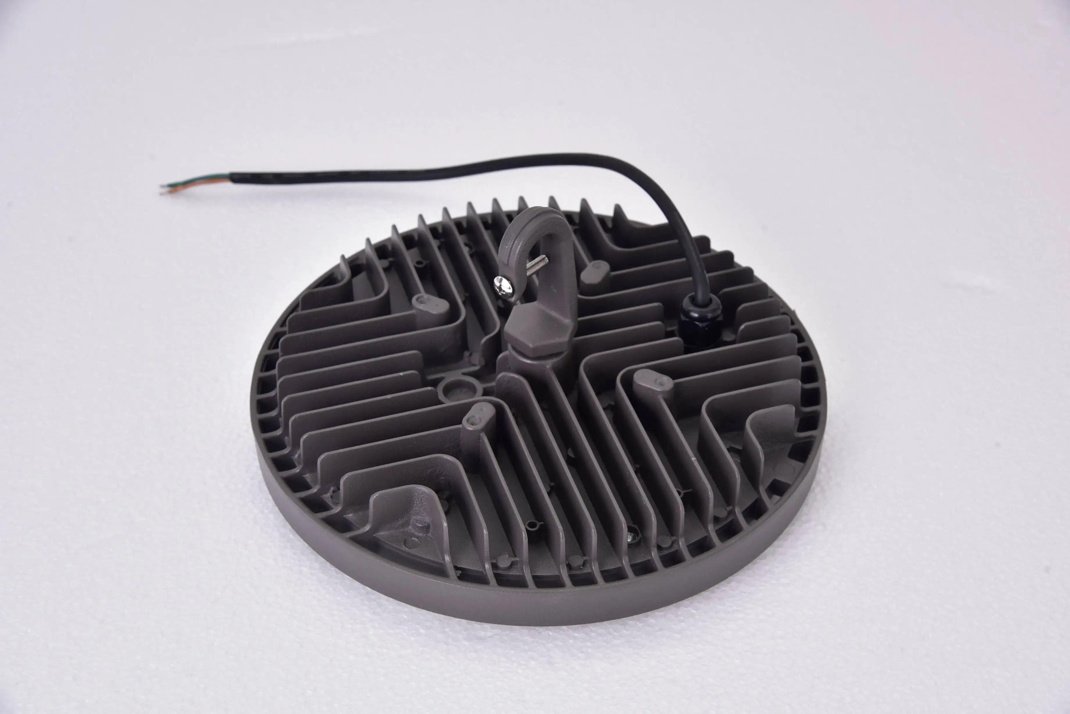 Оптовая продажа, заводская цена, высокое качество, Ip65, наружный промышленный светильник UFO из алюминиевого сплава для промышленного использования