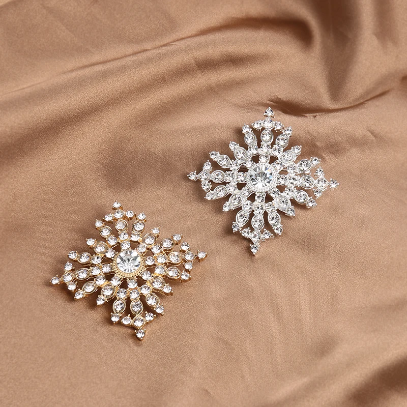 Weiman Jewelry Factory Price Sale Gold or Silver Plated Crystal Rhinestones Cross Alloy Brooches for Women or Wedding