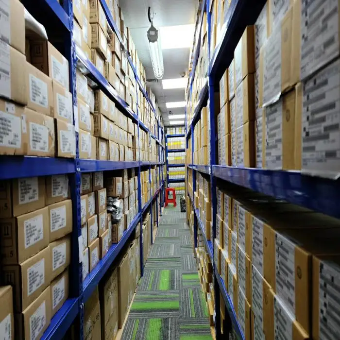 Merrillchip Hot sale Chip DSPIC30F2010 integrated circuit IC MCU 16BIT 12KB FLASH 28SDIP DSPIC30F2010-30I/SP