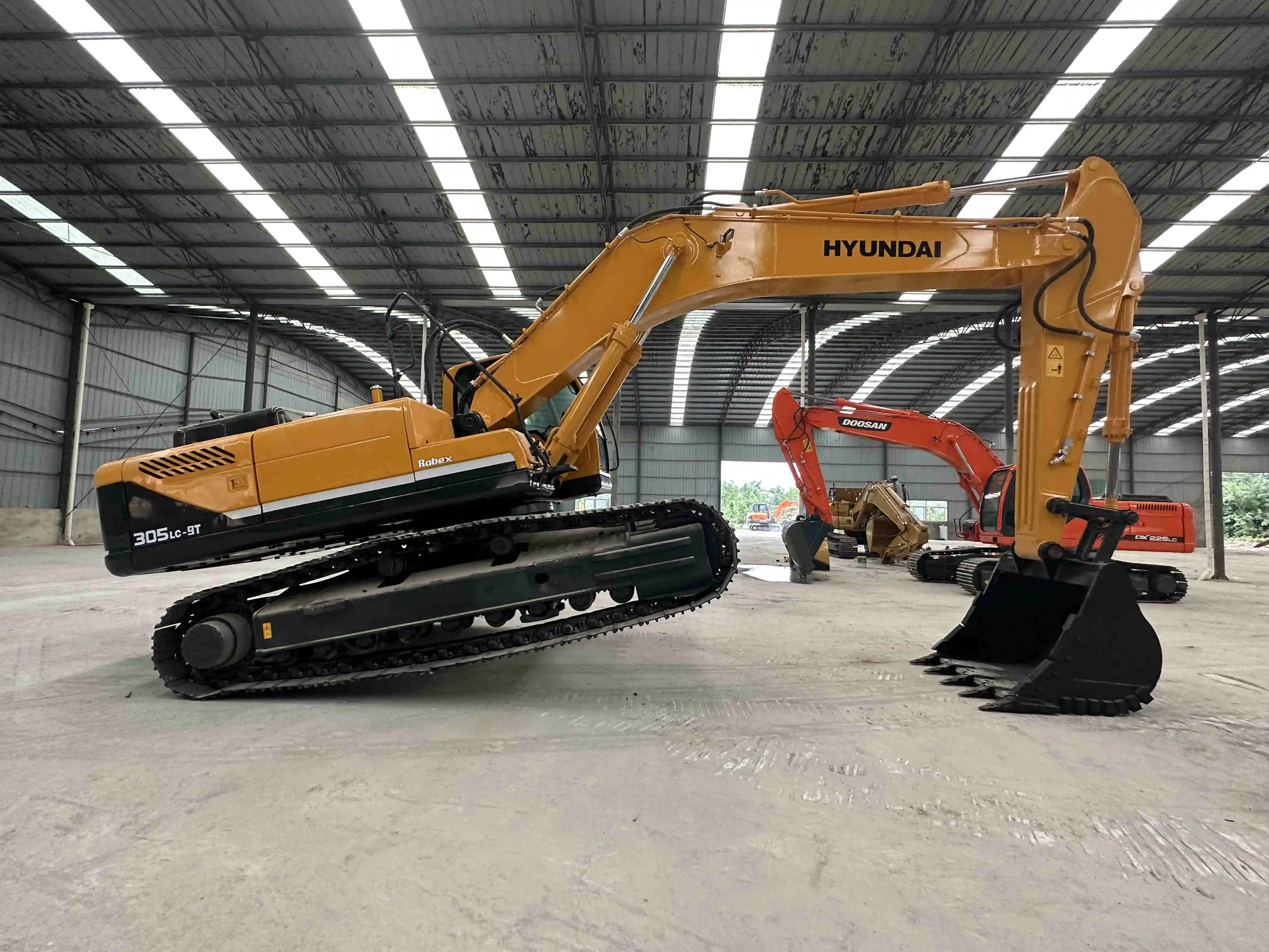 Проверенный Профессиональный Подержанный hyundai 30t R305LC-9T 220LC-9 в наличии на складе для горных работ от Кореи 215LC-9 225LC-9