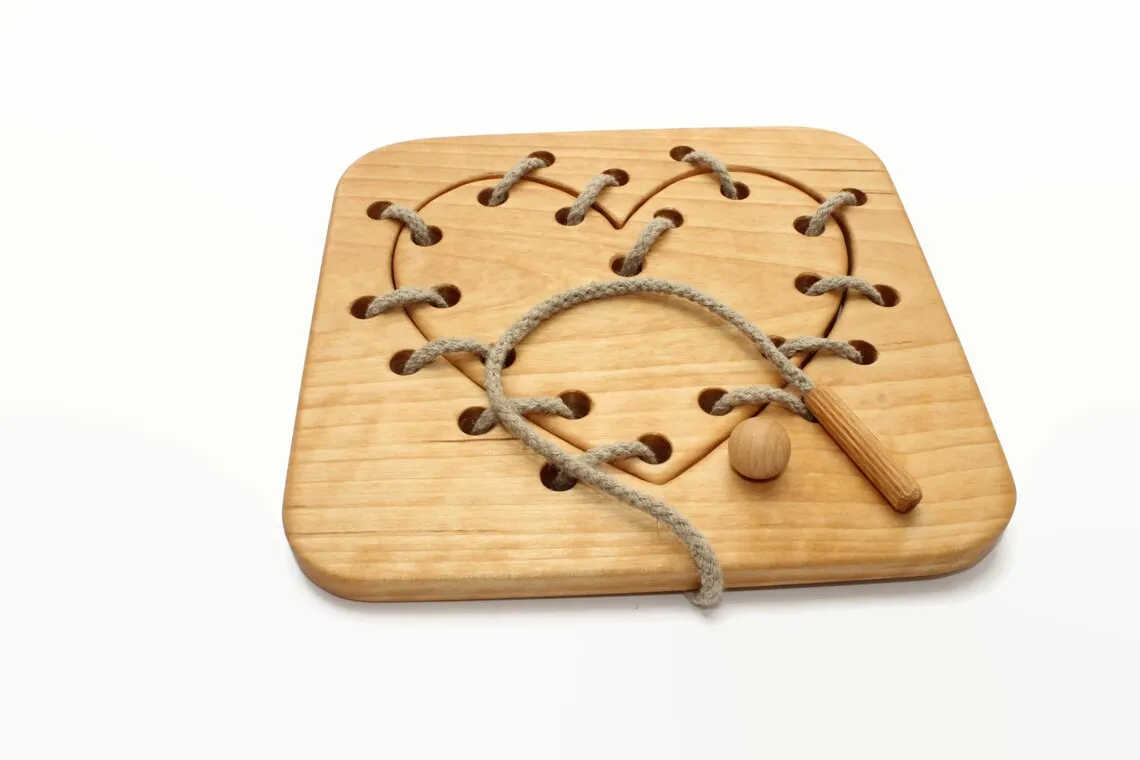 Unisex Natural Wood Lacing Toy Heart S Montessori Learning Toys Gift for 2-4 Year Old Boys and Girls