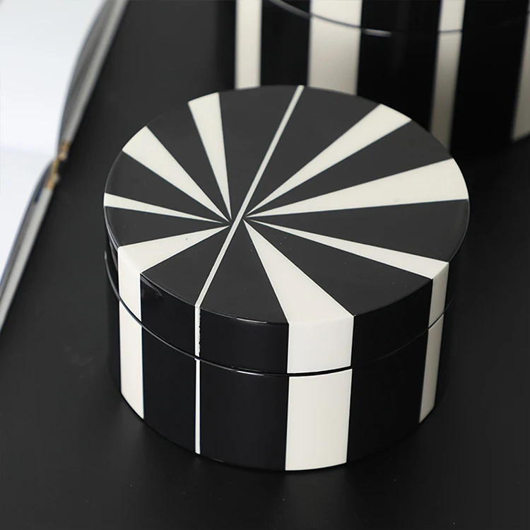 China Factory Geometric Piano Lacquer Wooden Design Black White Round Polished Gift Box For Jewelry Storage