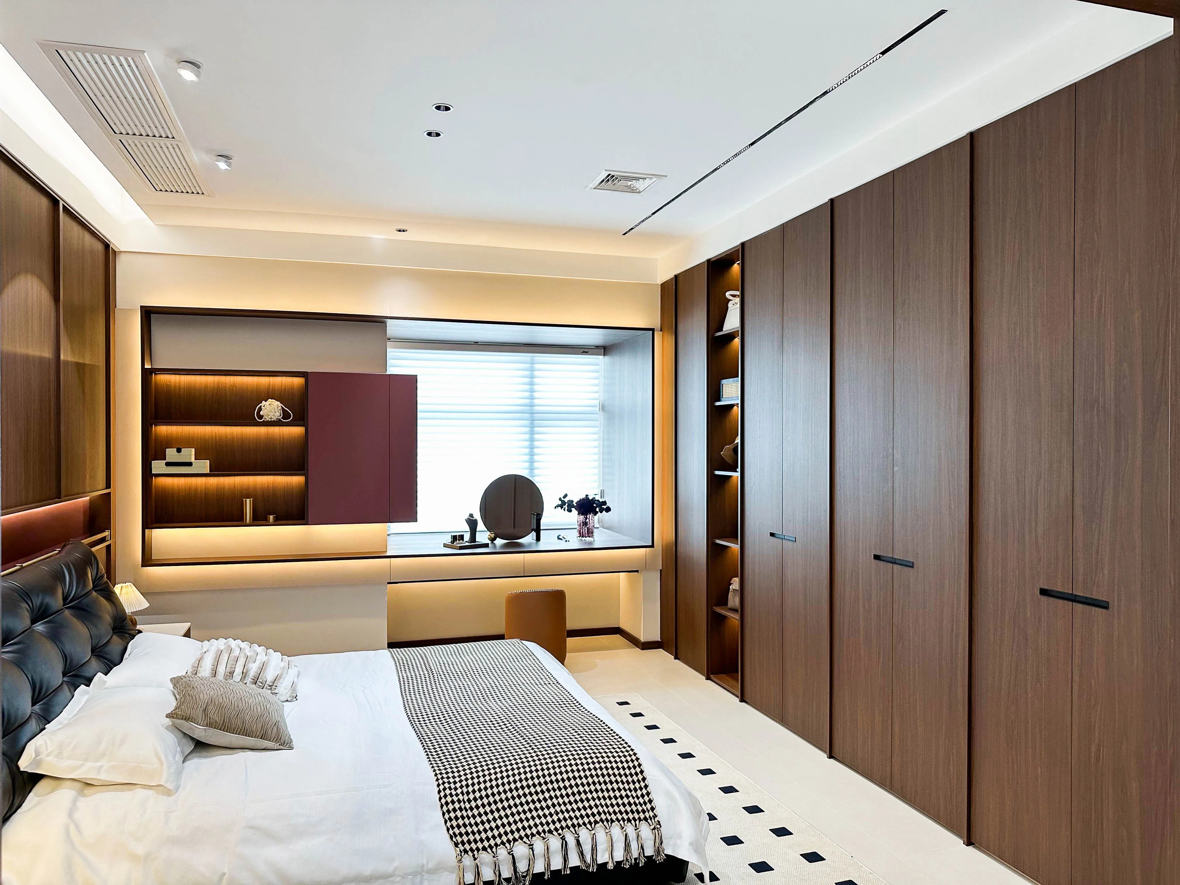 Wooden Bedroom Wardrobe Custom Furniture Large Capacity Southeast Asian Style Wardrobe