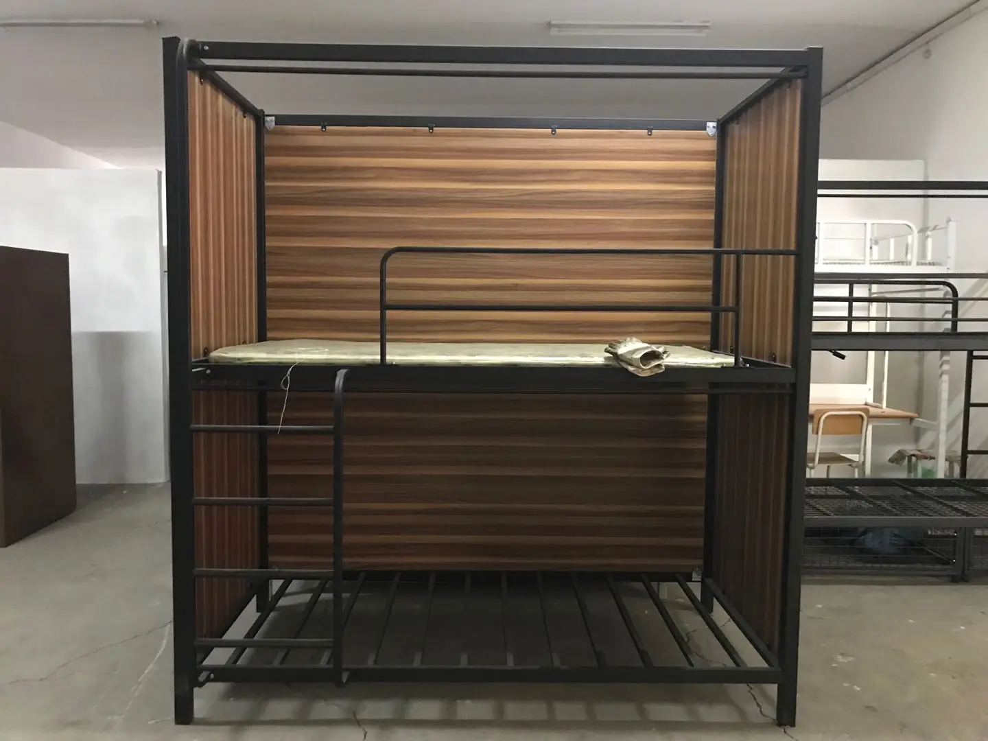 Hot sale single double soundproof capsule hotel bunk bed capsule bed sleeping pods sleep box manufacture