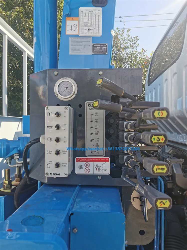 isuzu truck crane (8).jpg