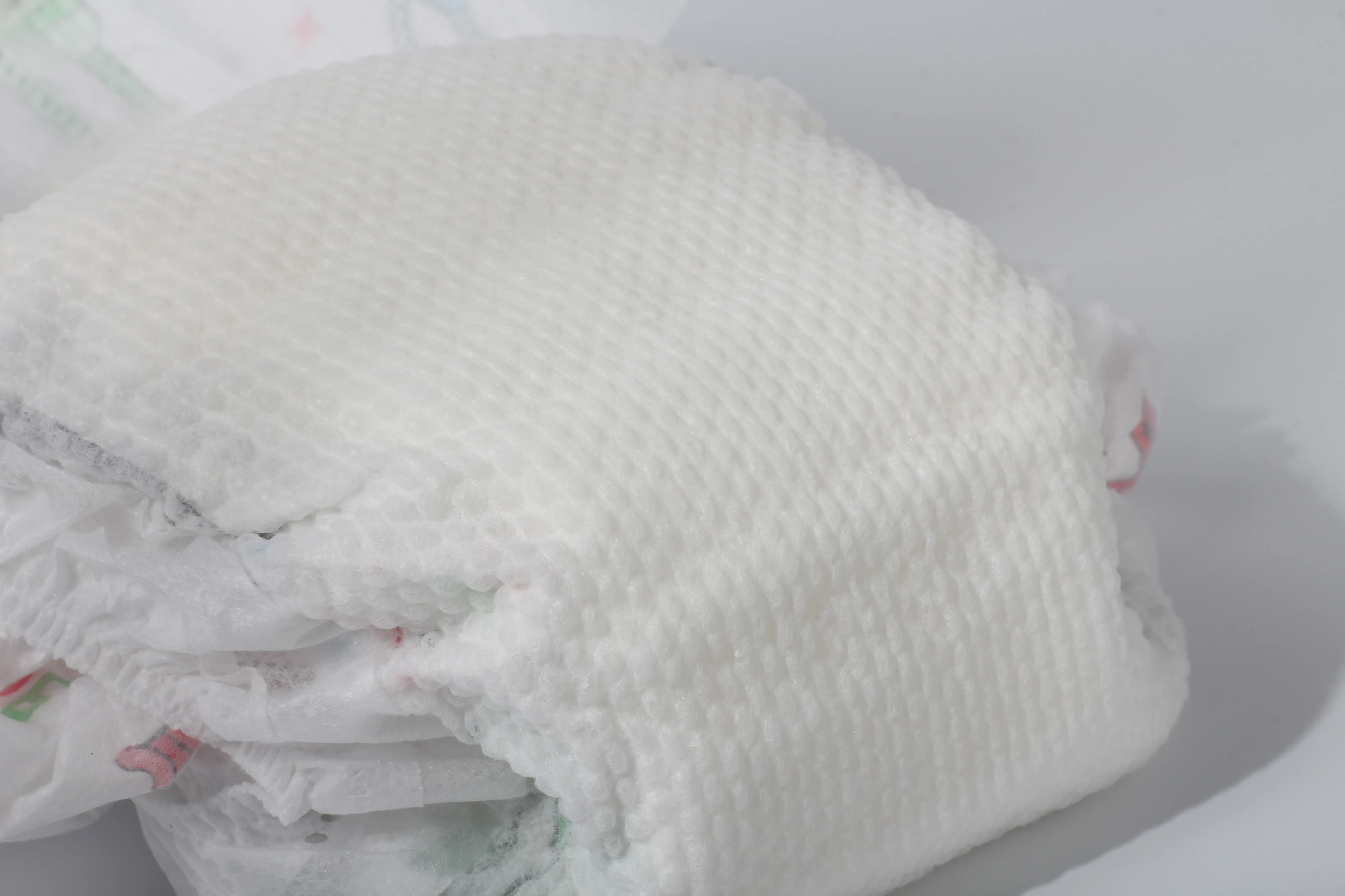 China boys package and super dry disposable diapers