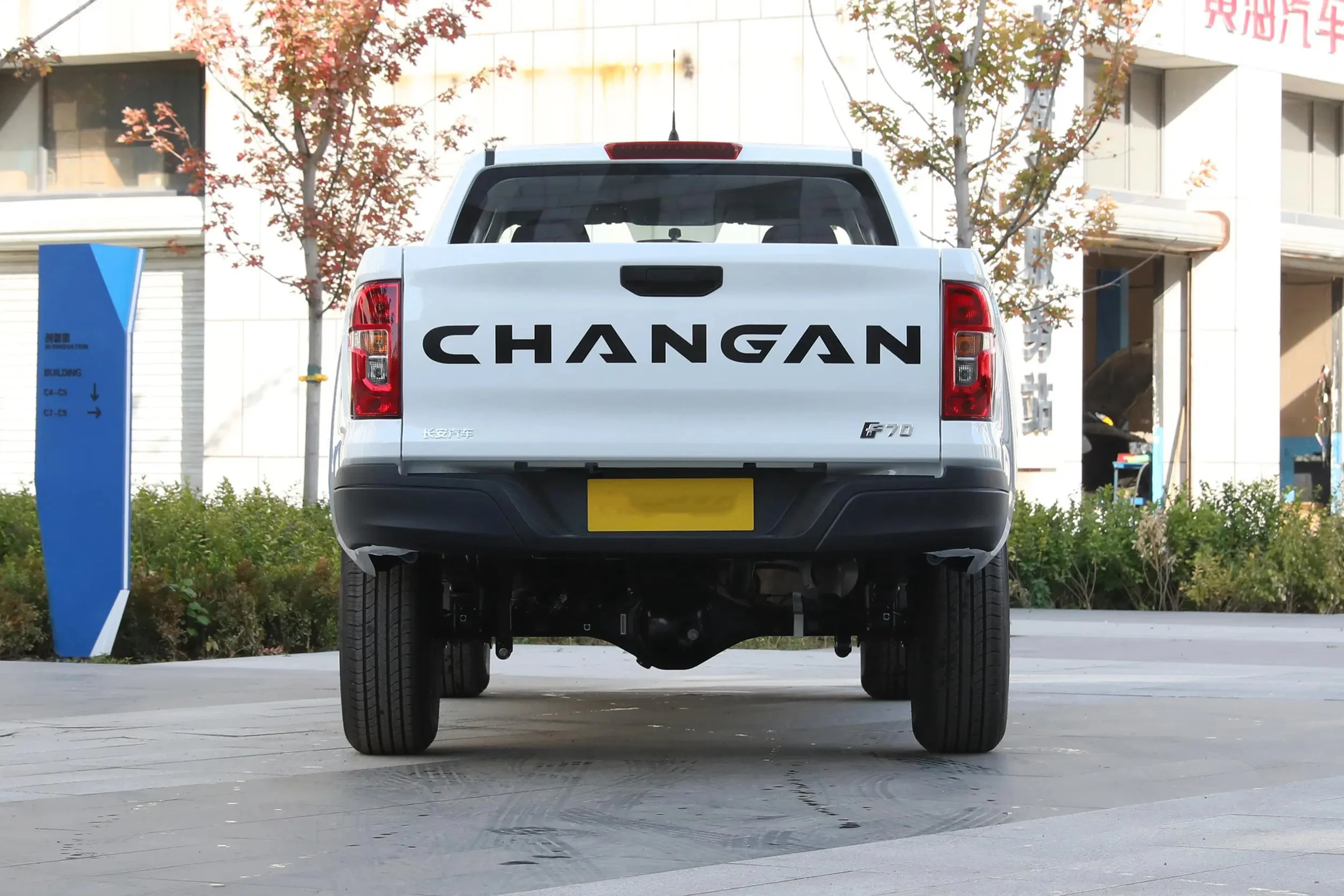 Good Performance 4 Door 5 Seat 2 Row 2.0T 390Nm Middle-size Changan Pickup High Speed 180kmh Changan F70 Gasoline Petrol Pickup