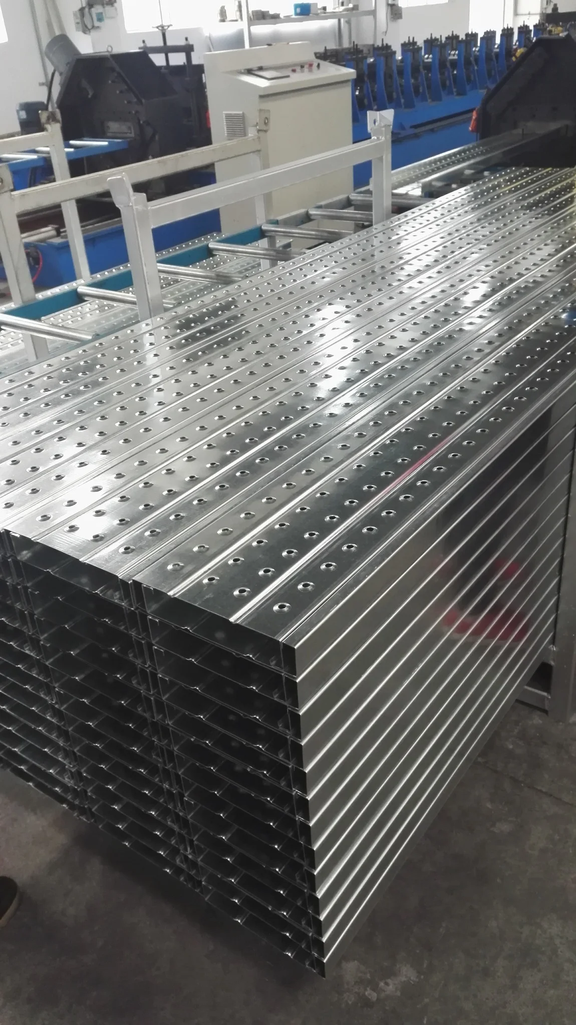 ZYTJ Low Price Scaffolding Catwalk with 50mm Hook 400*1.0*40*1829mm Pre-Galvanized Q195 Use For walk through frame