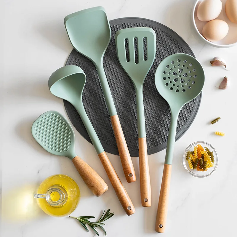 High Temperature Silicone Spatula with Wooden Handle for Non-stick Pans and Cooking utensil set