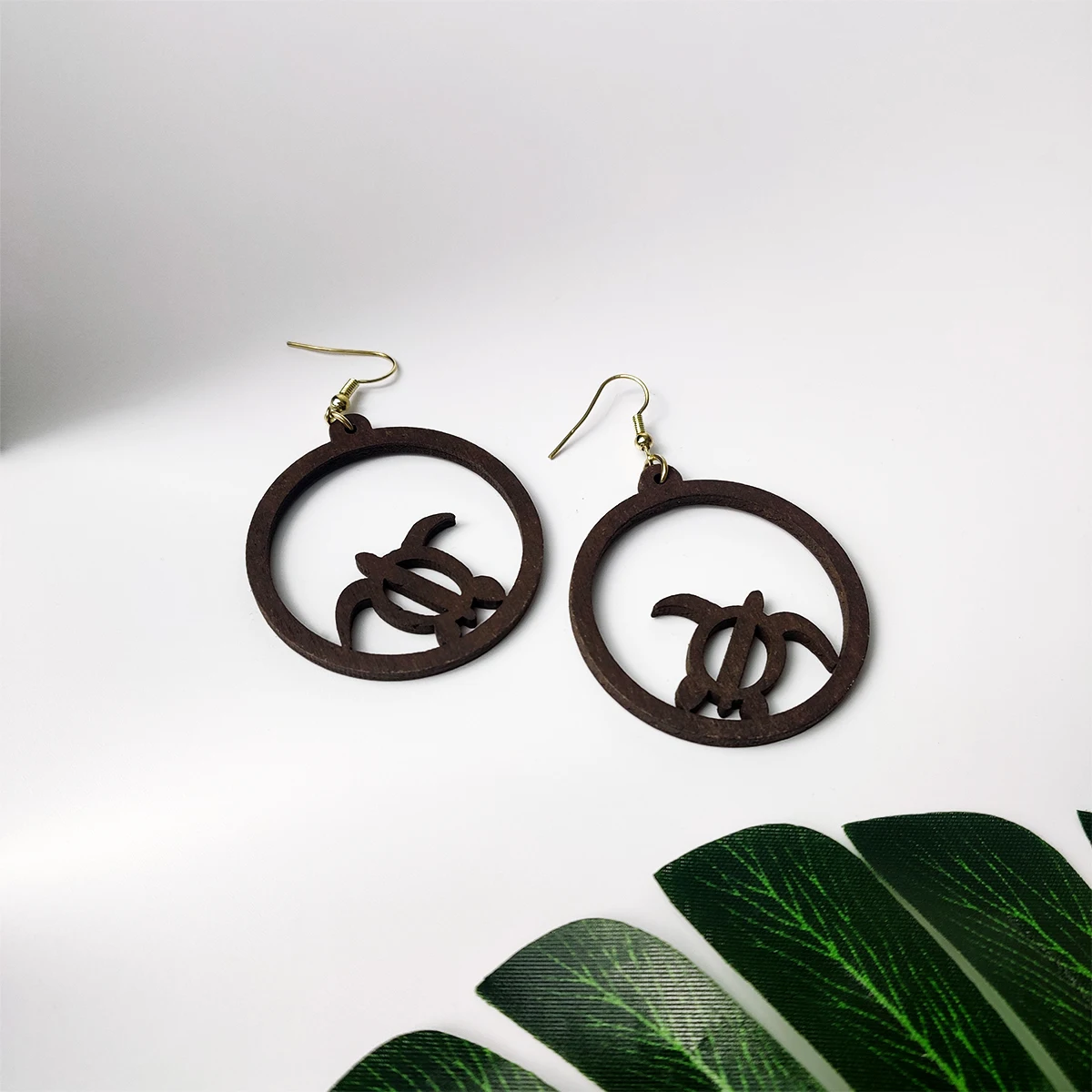 Hawaiian Jewelry Wholesale Hawaiian Heirloom Style Turtle Wood Earring for Retail Supplier