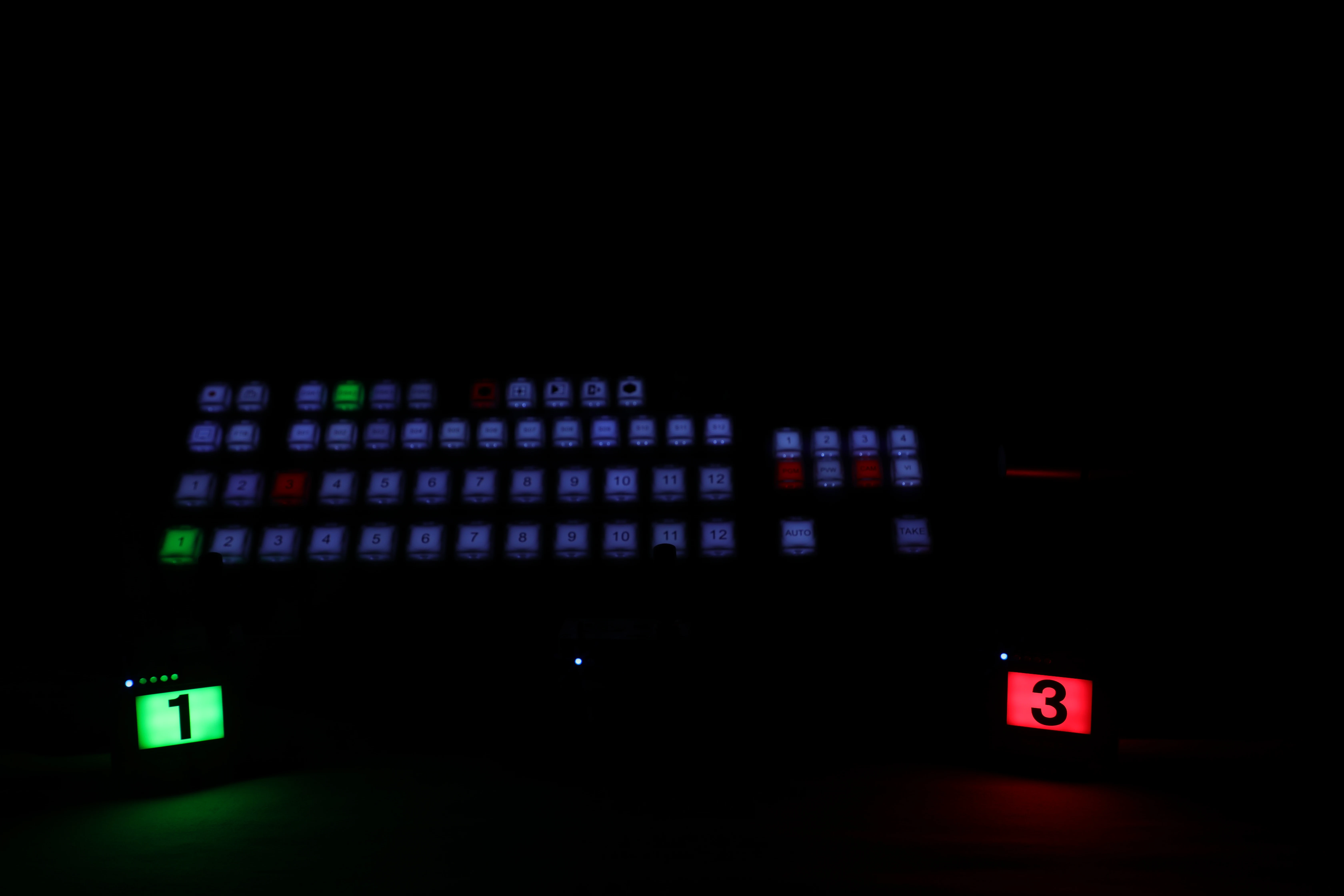 1600 аппаратный переключатель VMIX для видео для прямой трансляции и прямой трансляции с беспроводным освещением Tally