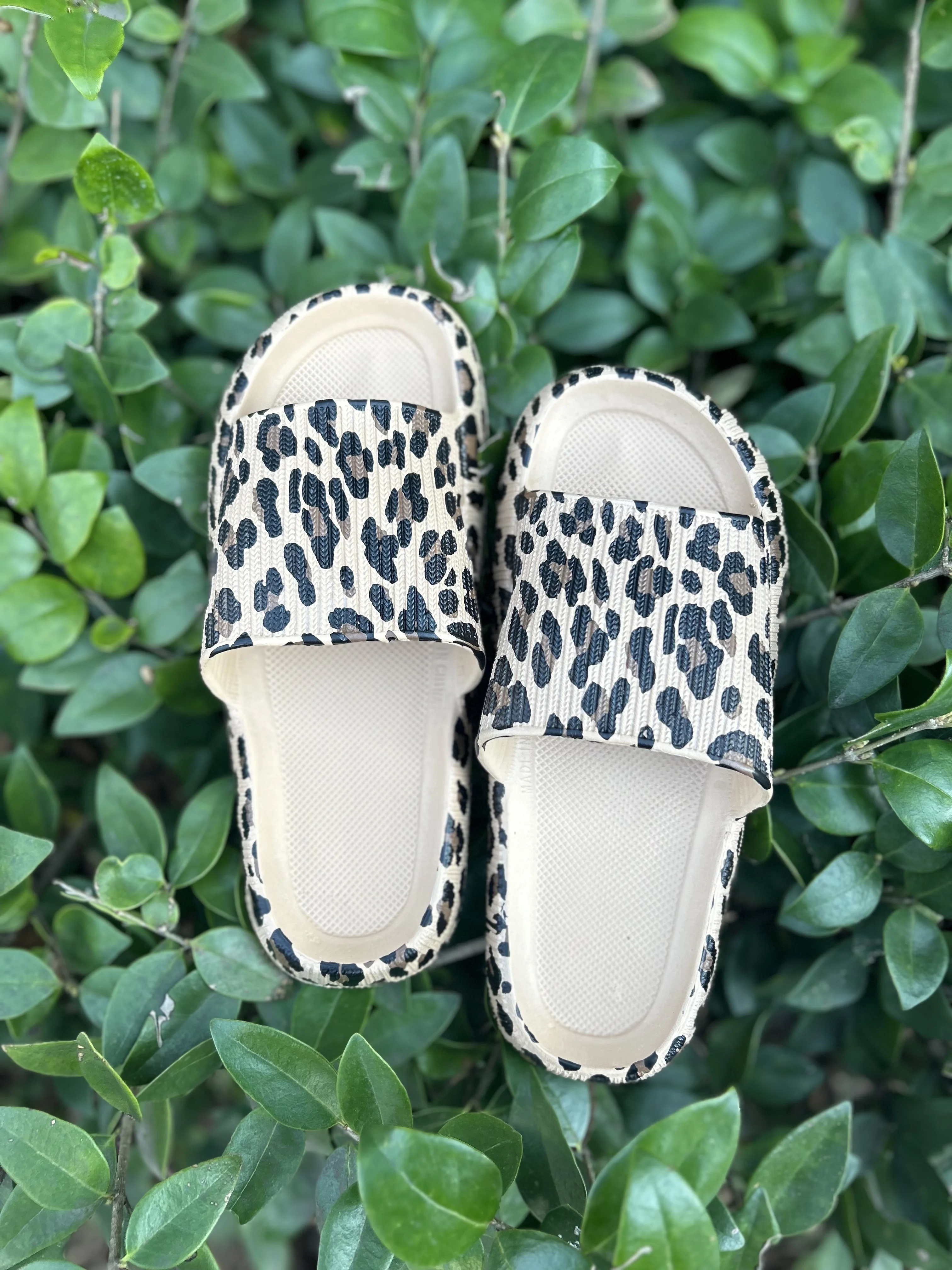 17 Colors Wholesale 2024 Women Summer Light Weight Leopard Print Thick Sole Slip On Slippers Cloud Comfort Sandals