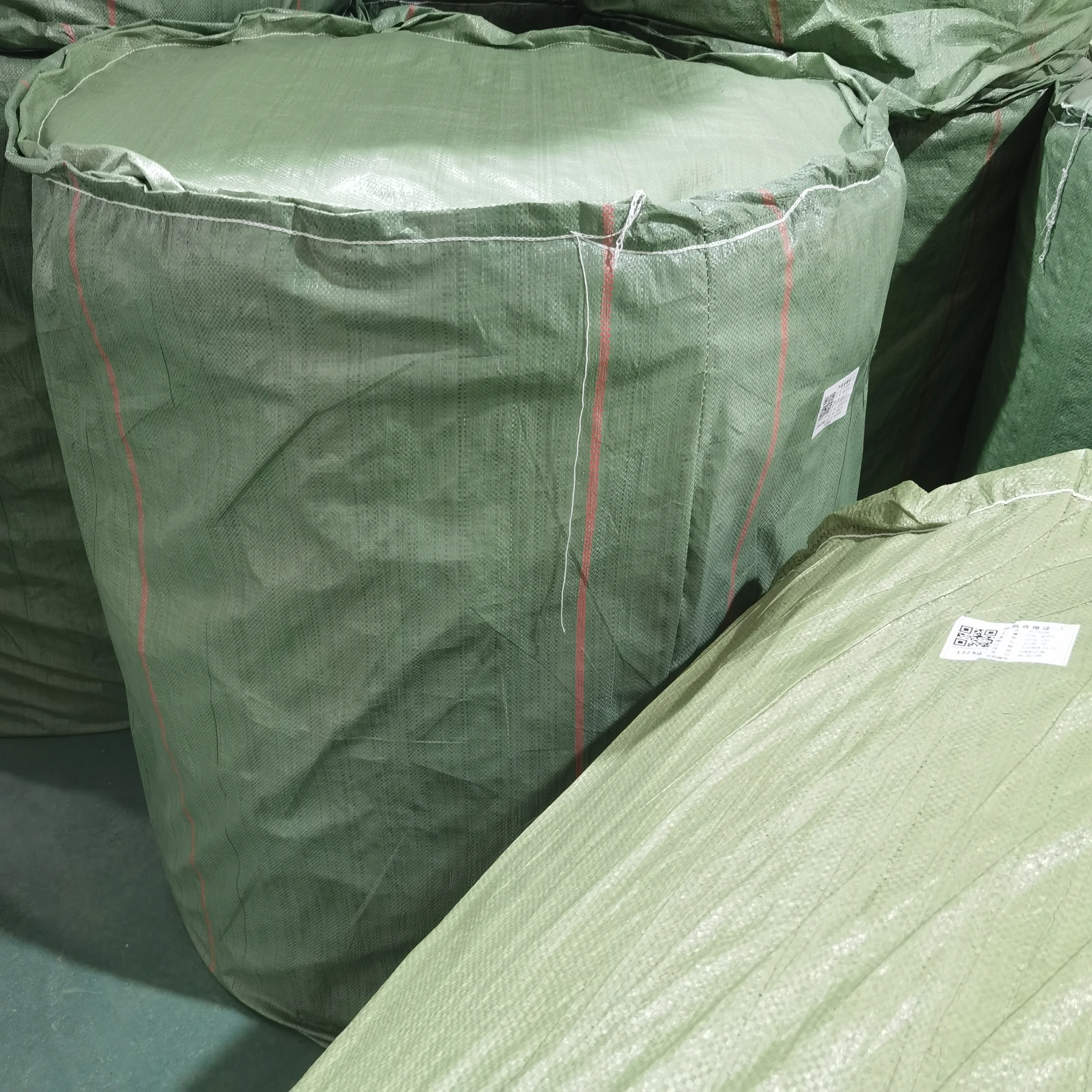 35 г/кв. М 30% 70% нетканый материал из древесной целлюлозы спанлейс для гигиены маска лица