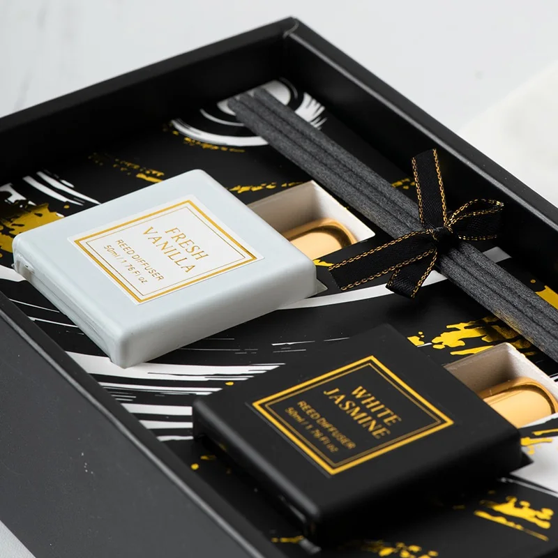 Luxury aroma oil reed diffuser set with rattan sticks