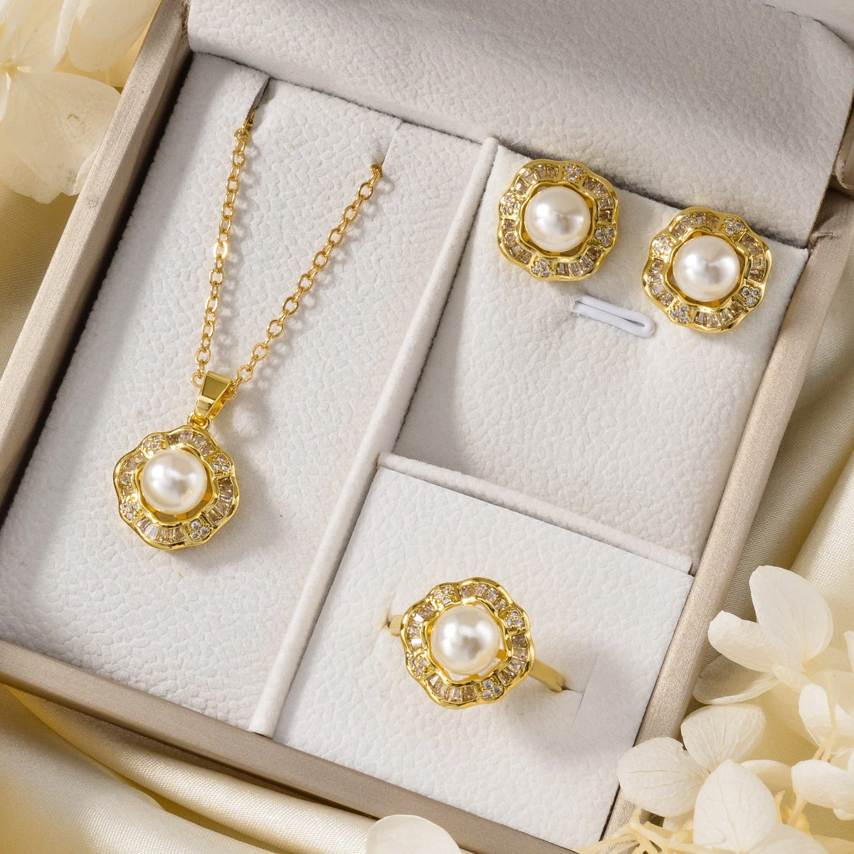 Fashion wholesale premium 18k gold plated pearl zircon ring earrings and pendant necklace jewelry set