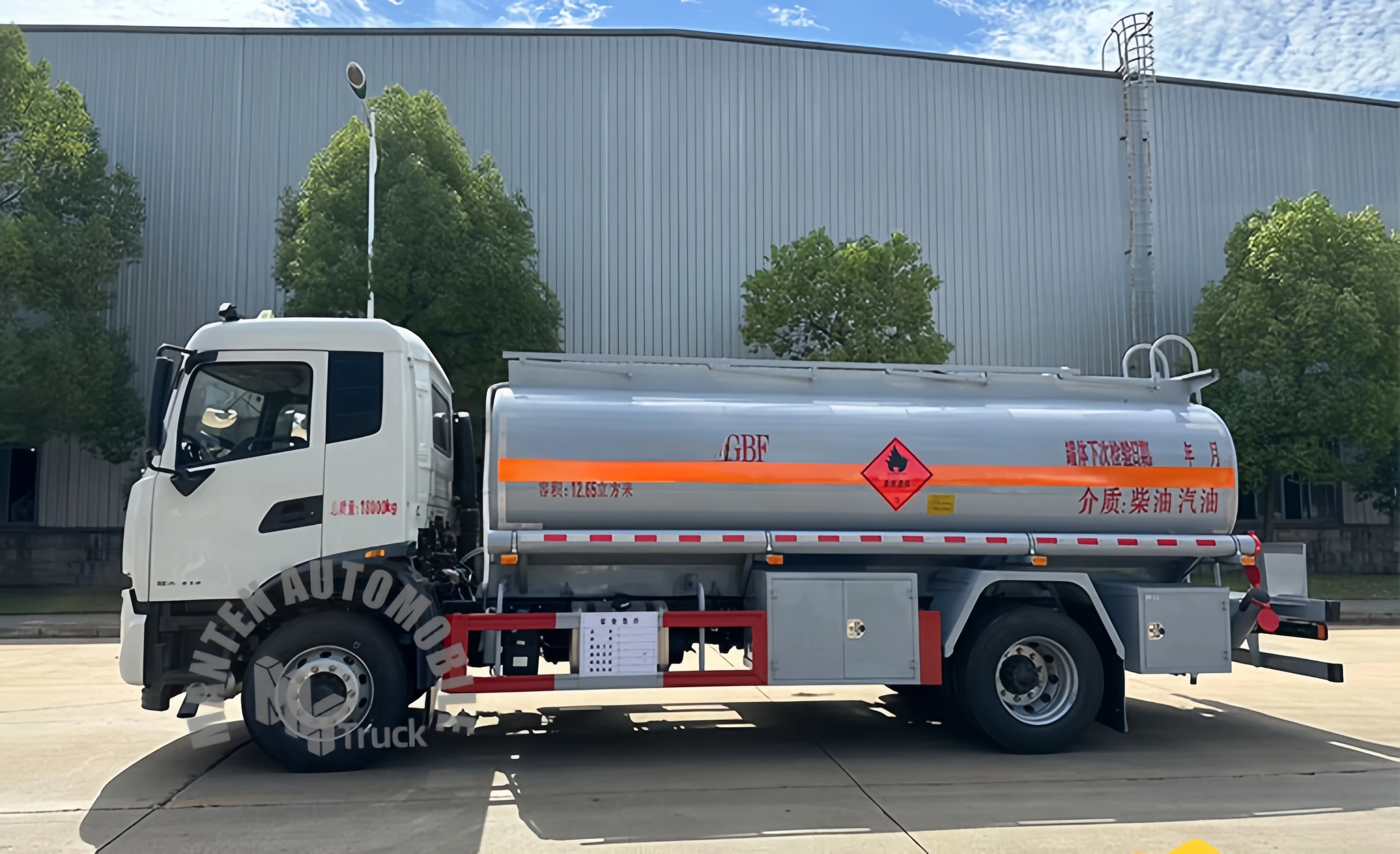 Автомобильный топливный бак DONGFENG HOWO 4x2 6x4 12 М3 15 тонн