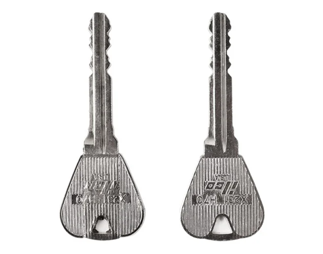 
New Magic Trick Toy Folding Key Thru Bottle Or Ring Penetration Magic Trick Props Magic Joke Toy Easy To Play 